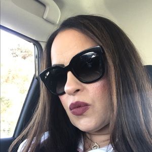 Meet your Posher, Janelle